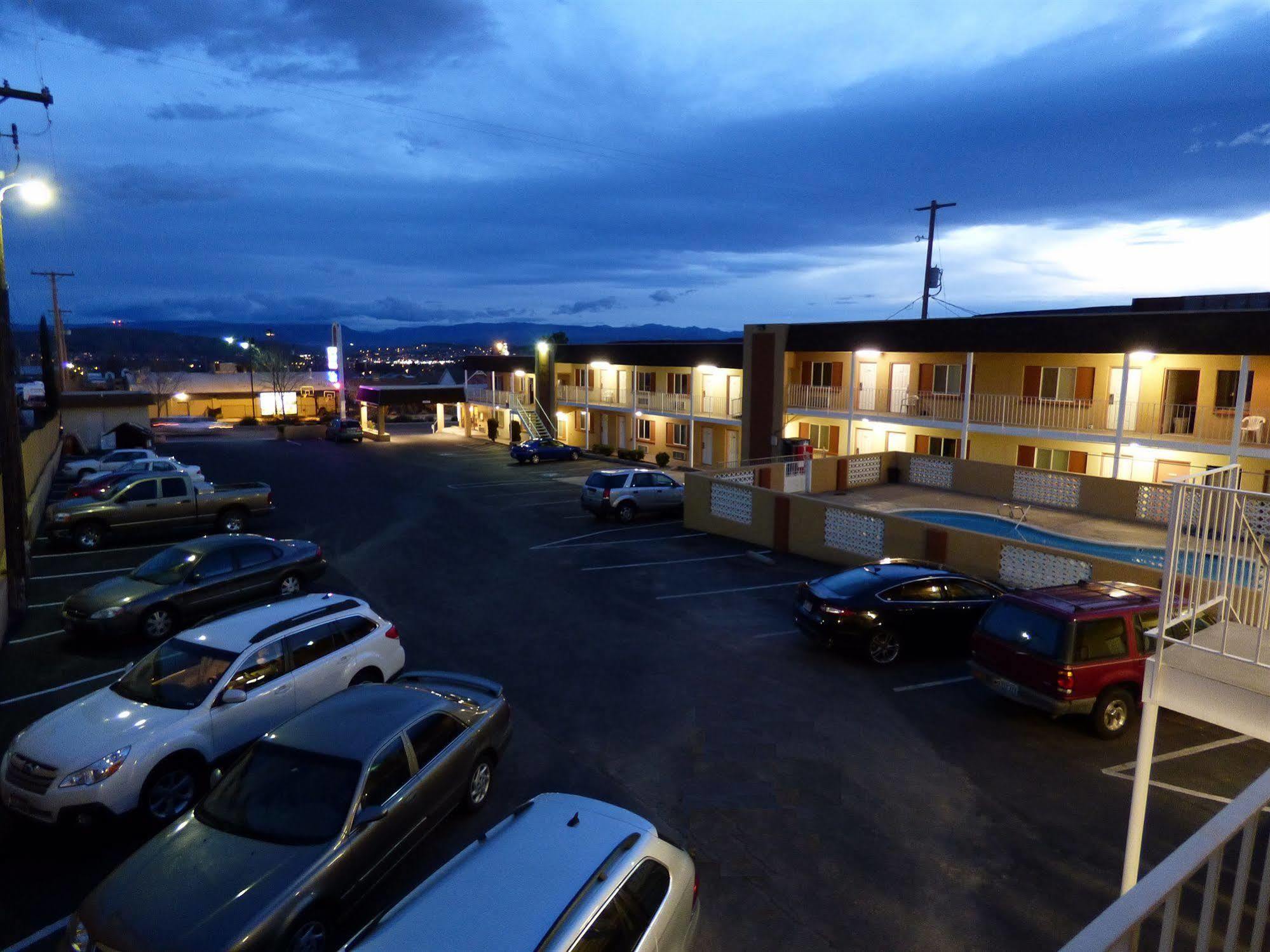 Economy Inn & Suites St. George Kültér fotó
